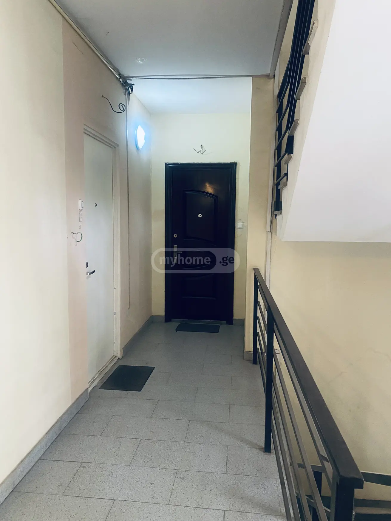  Сдаётся 3 комнатная  Квартира на Вера  на ул. Кучишвили 