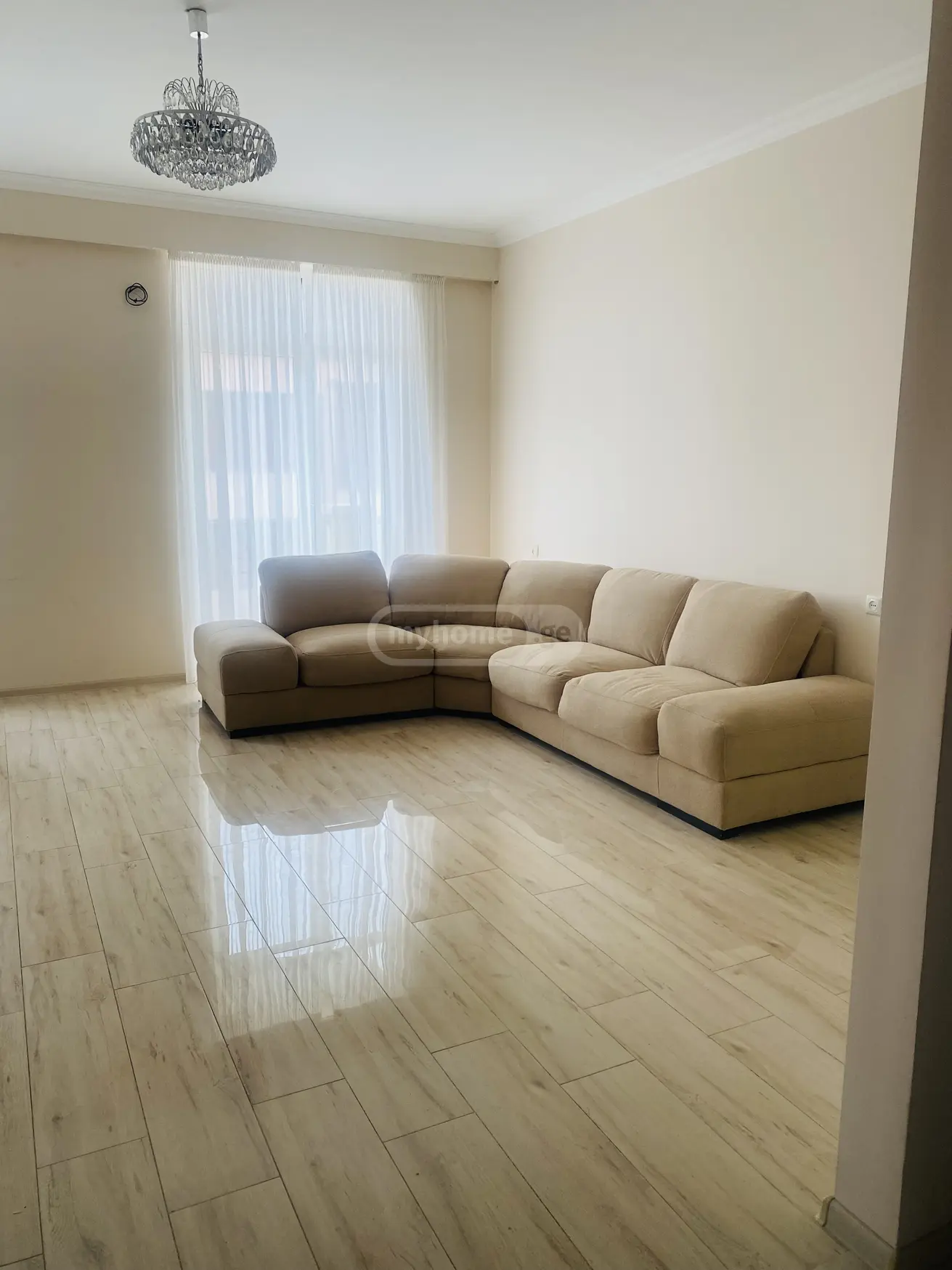  Сдаётся 3 комнатная  Квартира на Вера  на ул. Кучишвили 