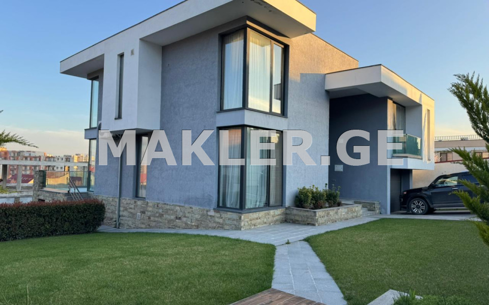  For Sale 560 m² space Private House in Saburtalo dist.