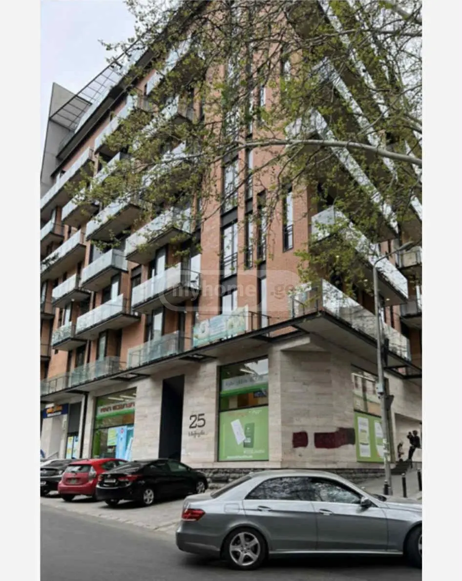  ქირავდება 3 ოთახიანი  ბინა საბურთალოზე  ს.ჩიქოვანის ქუჩაზე 