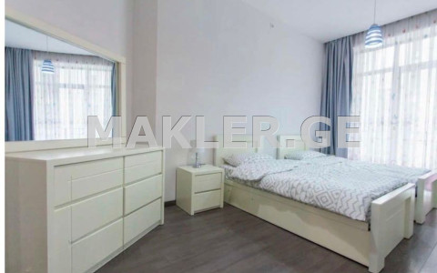  იყიდება 3 ოთახიანი  ბინა მთაწმინდაზე (ძველ თბილისში)  ინგოროყვას ქუჩაზე 