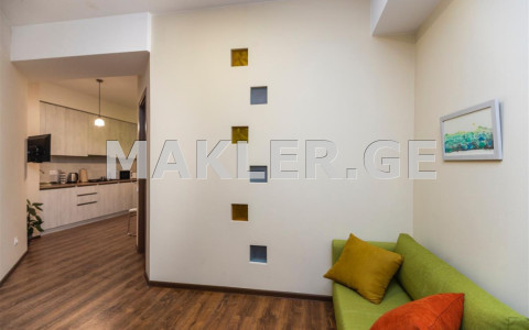  იყიდება 2 ოთახიანი  ბინა მთაწმინდაზე (ძველ თბილისში)  ფხოვის ქუჩაზე 