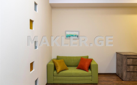  იყიდება 2 ოთახიანი  ბინა მთაწმინდაზე (ძველ თბილისში)  ფხოვის ქუჩაზე 