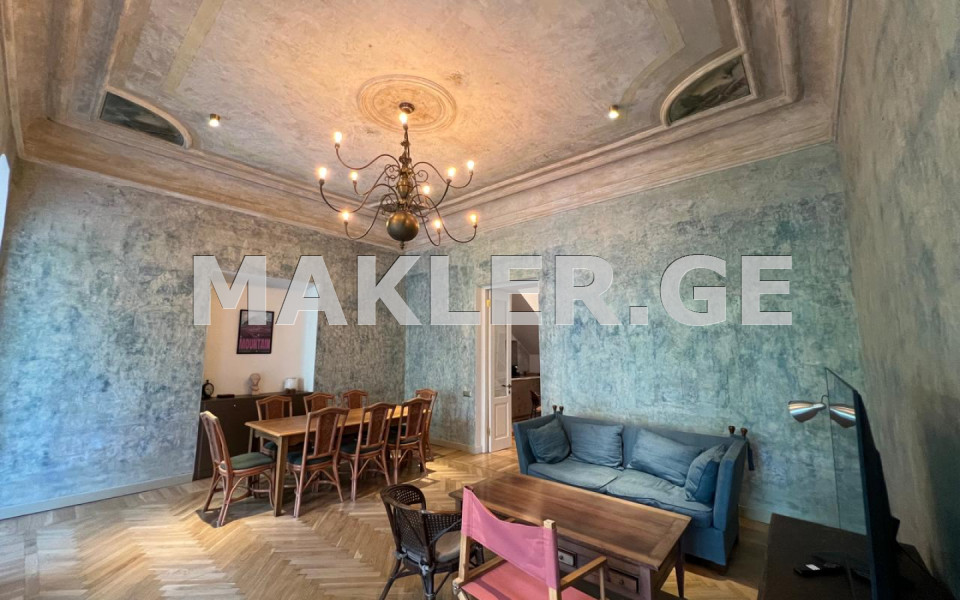  Satılık 5 room  Daire in Mtatsminda dist. (Old Tbilisi)  in Griboedovi st. 