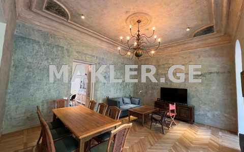  Satılık 5 room  Daire in Mtatsminda dist. (Old Tbilisi)  in Griboedovi st. 