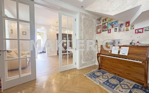  იყიდება 260 m² ფართობის საკუთარი სახლი ჩუღურეთის რაიონში  ტერენტი გრანელის ქუჩაზე 