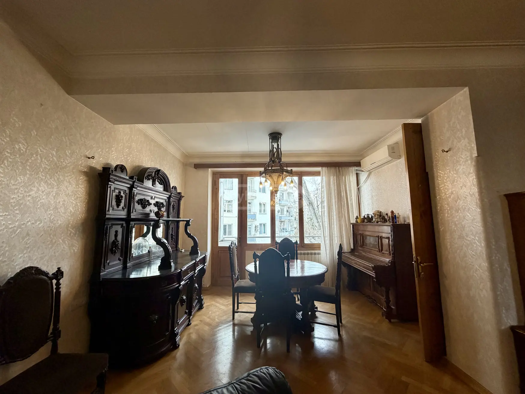  For Rent 3 room  Apartment in Vake dist.  in Kipshidze st. 