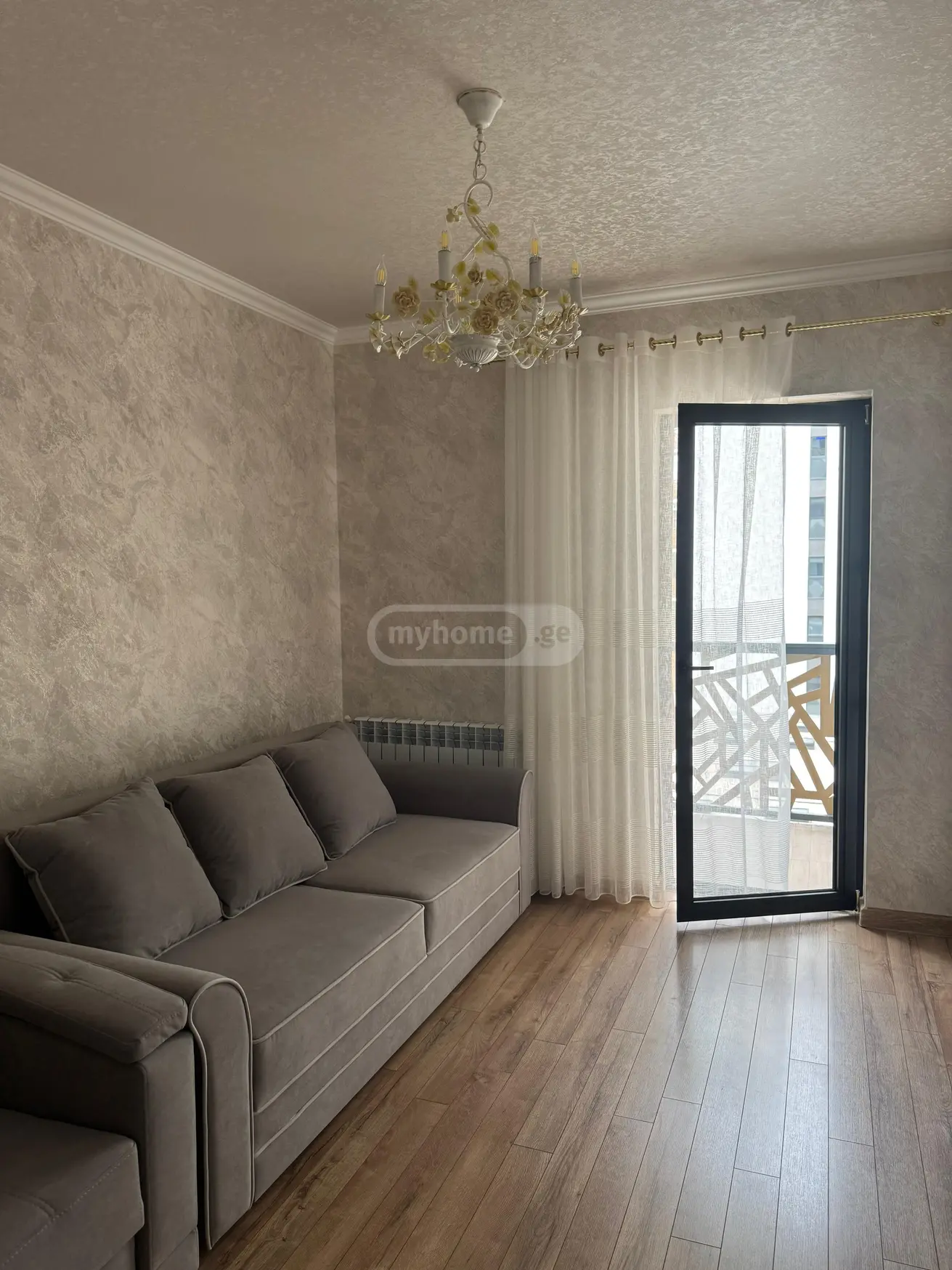  ქირავდება 3 ოთახიანი  ბინა ვეძისში  მ.გელოვანის ქუჩაზე 