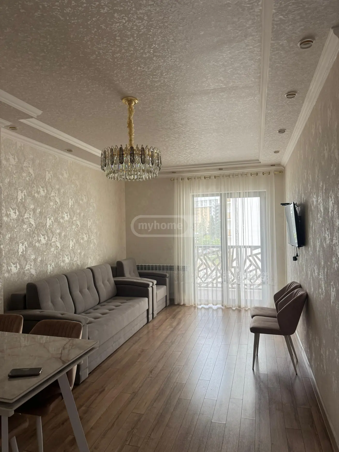  ქირავდება 3 ოთახიანი  ბინა ვეძისში  მ.გელოვანის ქუჩაზე 