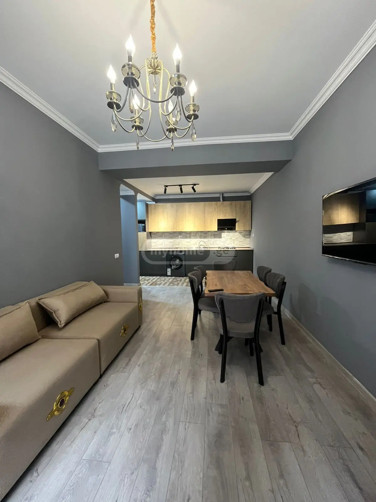  ქირავდება 3 ოთახიანი  ბინა საბურთალოზე  ქავთარაძის ქუჩაზე 