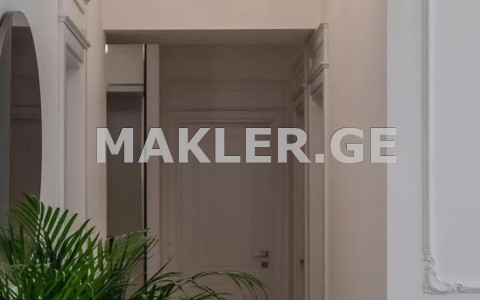  Сдаётся 4 комнатная  Квартира в Сабуртало  на пр. Ал. Казбеги 