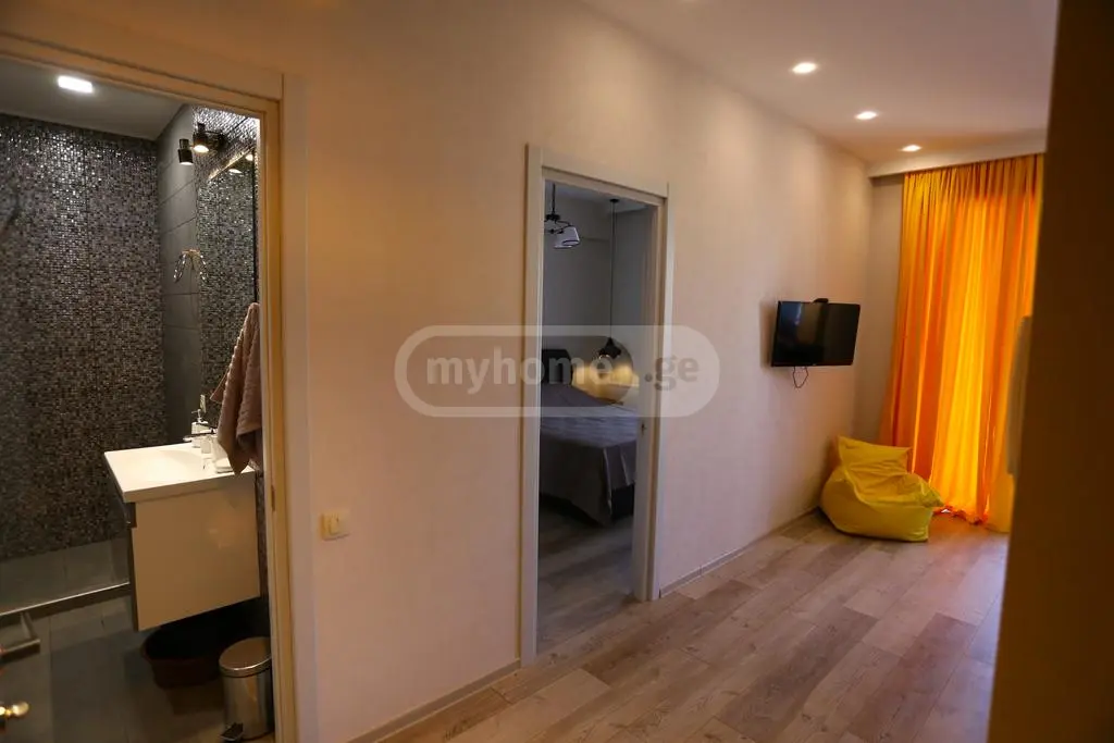  Сдаётся 2 комнатная  Квартира в Сабуртало  на ул. Ана Политковская 