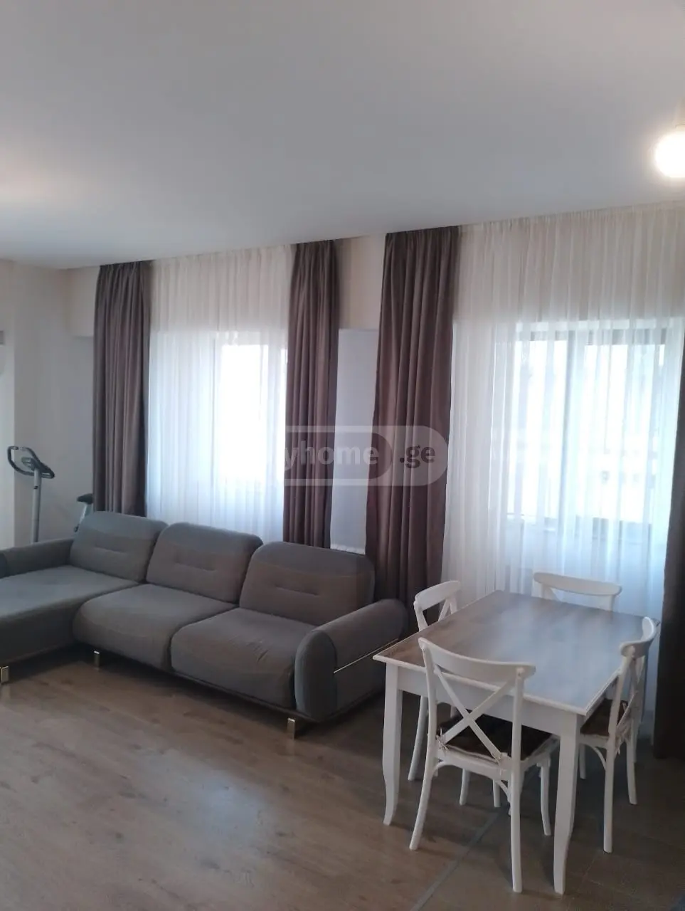  Сдаётся 3 комнатная  Квартира в Сабуртало  на пр. Ал. Казбеги 