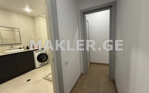  იყიდება 3 ოთახიანი  ბინა ვაკეში  მოსაშვილის ქუჩაზე 