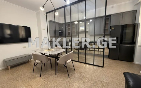  იყიდება 3 ოთახიანი  ბინა ვაკეში  მოსაშვილის ქუჩაზე 