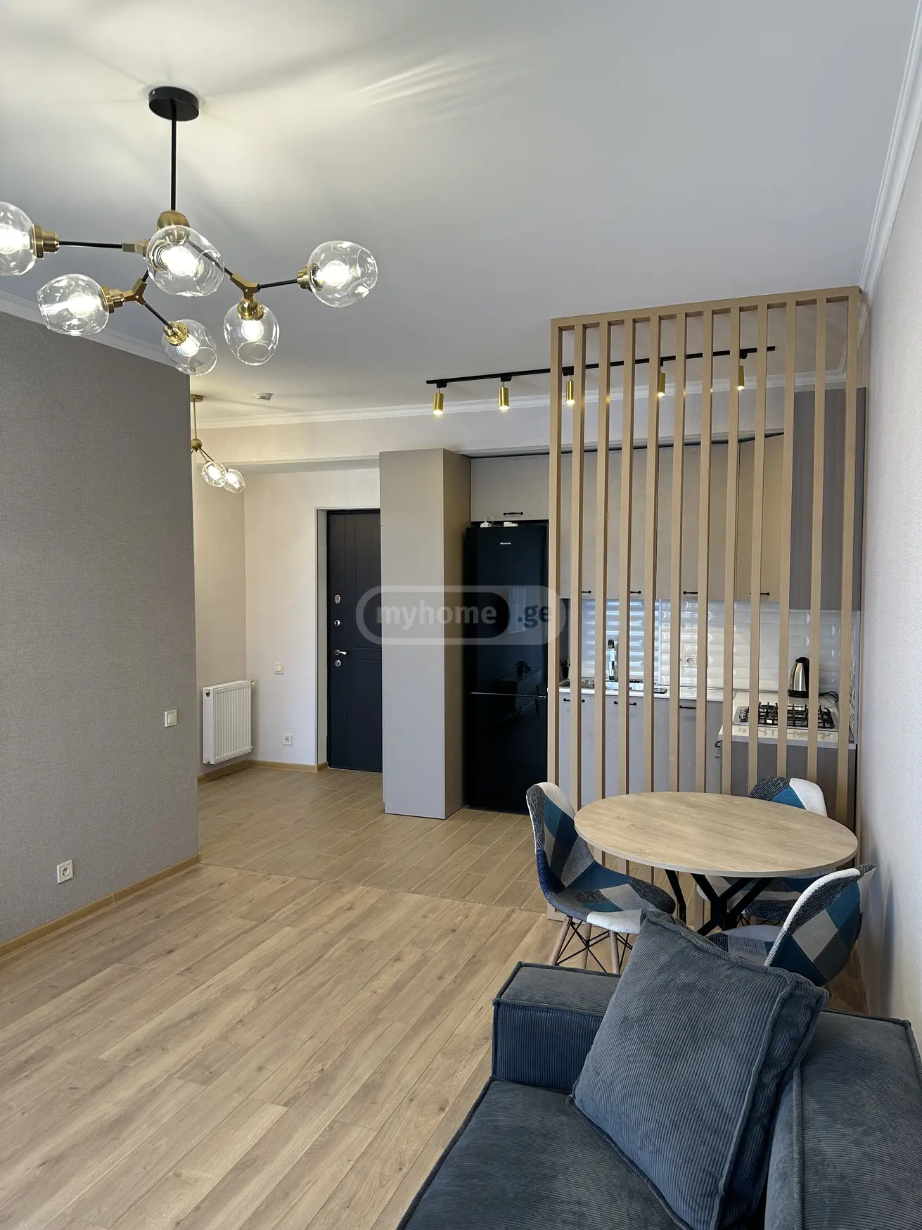  Сдаётся 2 комнатная  Квартира в Сабуртало  на ул. Университетская 