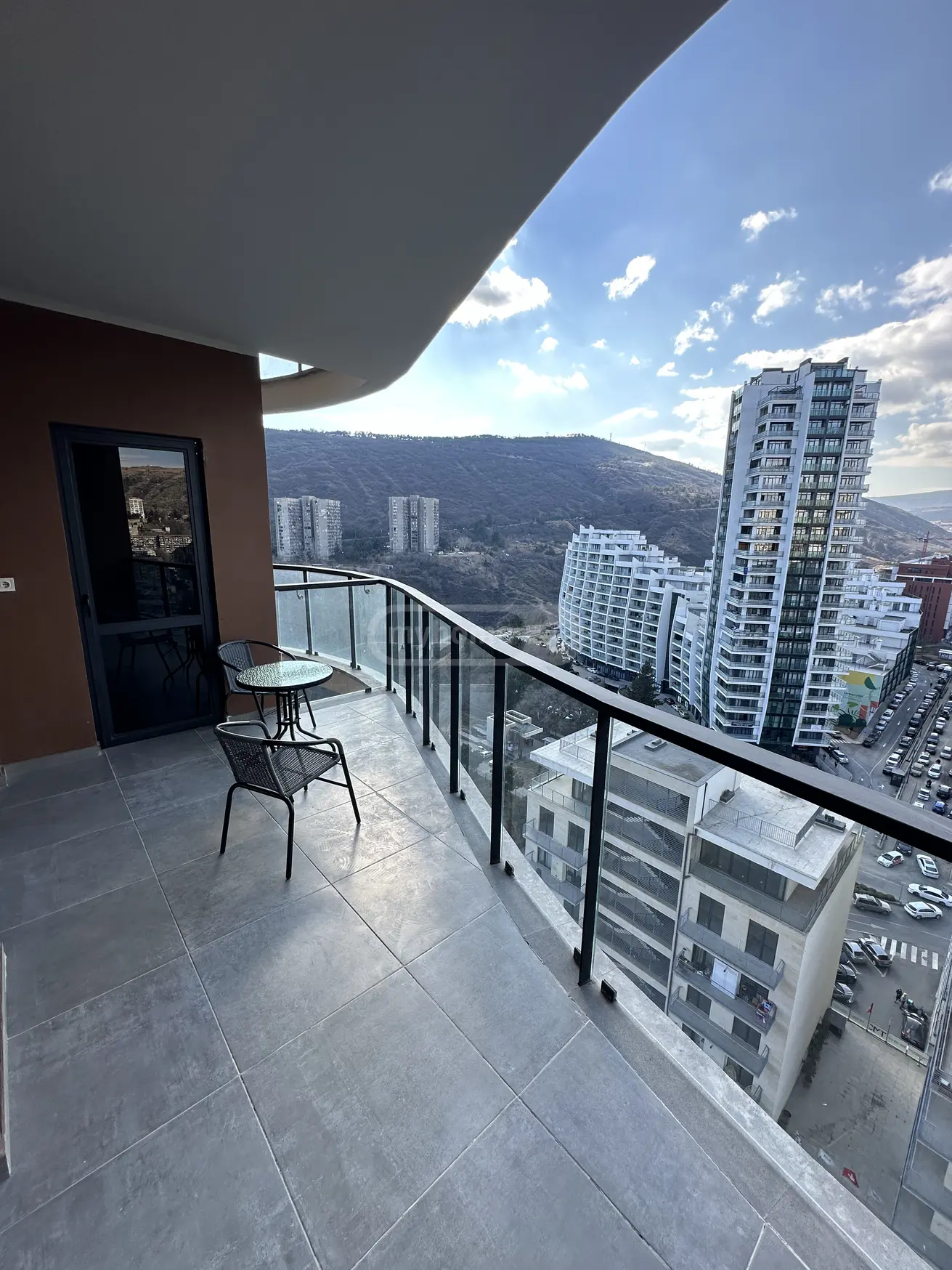  Сдаётся 2 комнатная  Квартира в Сабуртало  на ул. Университетская 