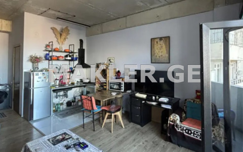  Продается 3 комнатная  Квартира в Сабуртало  на ул. Шартава 