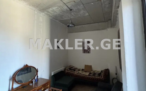  Продается 3 комнатная  Квартира в Сабуртало  на ул. Шартава 