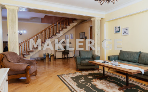  Продается 4 комнатная  Квартира в Сабуртало  на ул. Икалто 