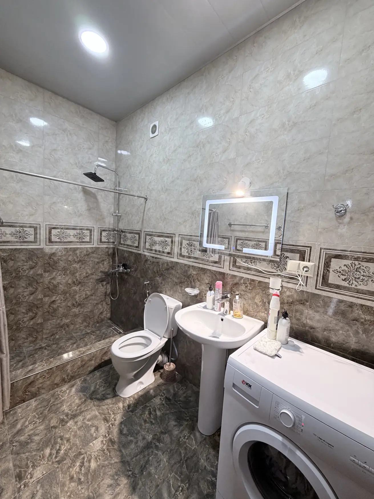  Сдаётся 3 комнатная  Квартира в Сабуртало  Анджафаридзе З. II. 