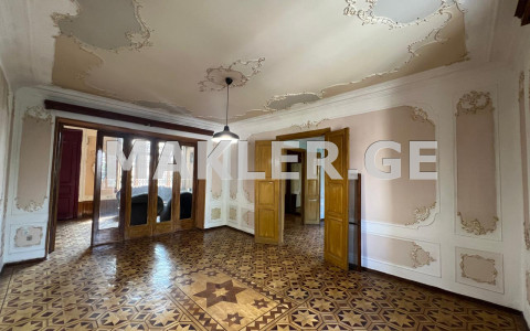  出售 4 room  公寓 楚古雷蒂区  in Ninoshvili st. 