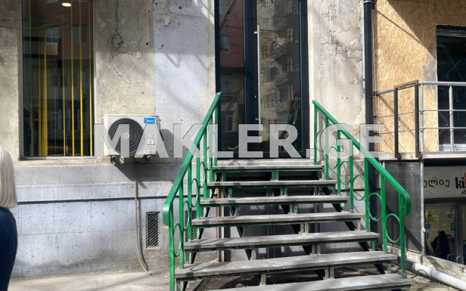  Kiralık 124 m²  İşyeri in Saburtalo dist.  in Al. Kazbegi Ave. 