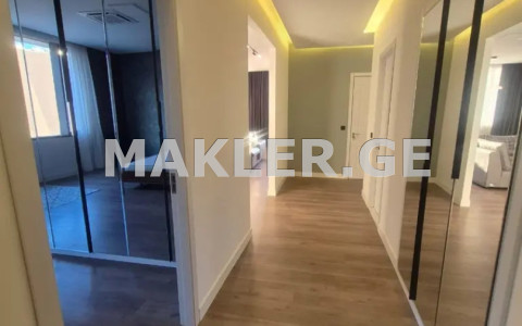  ქირავდება 3 ოთახიანი  ბინა ვაკეში  ი. ჭავჭავაძის გამზ. 