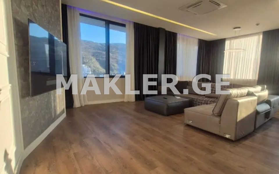  ქირავდება 3 ოთახიანი  ბინა ვაკეში  ი. ჭავჭავაძის გამზ. 