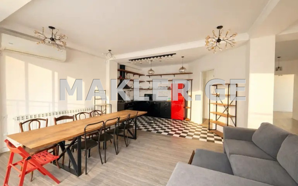  ქირავდება 5 ოთახიანი  ბინა ვაკეში  გიორგი დანელიას ქუჩაზე 