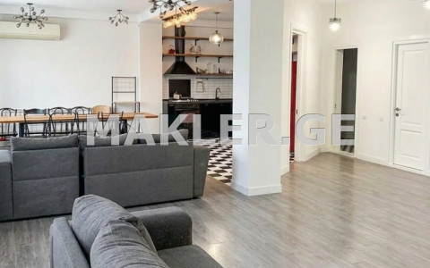  ქირავდება 5 ოთახიანი  ბინა ვაკეში  გიორგი დანელიას ქუჩაზე 