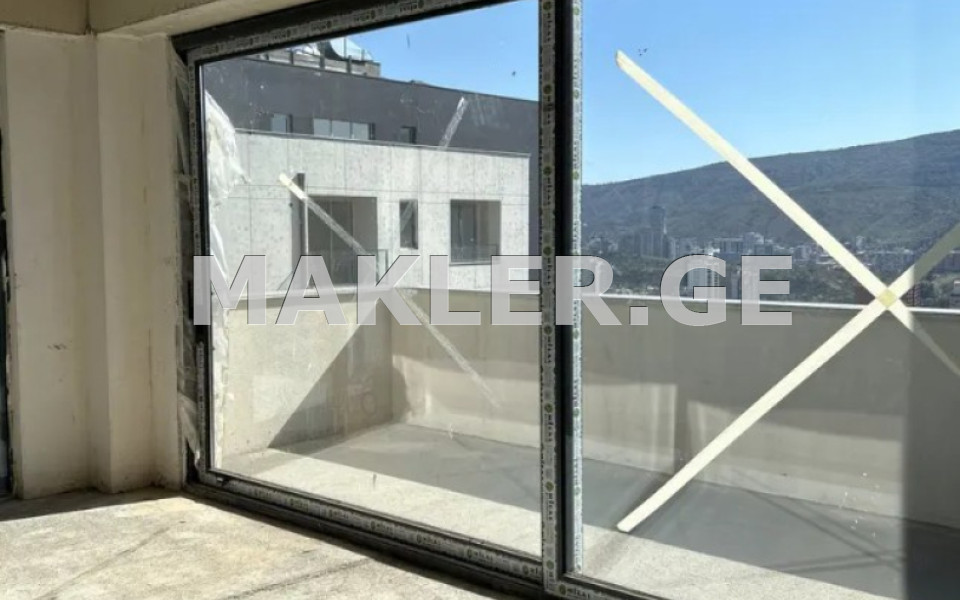 იყიდება 4 ოთახიანი  ბინა საბურთალოზე  ნუცუბიძის ქუჩაზე 