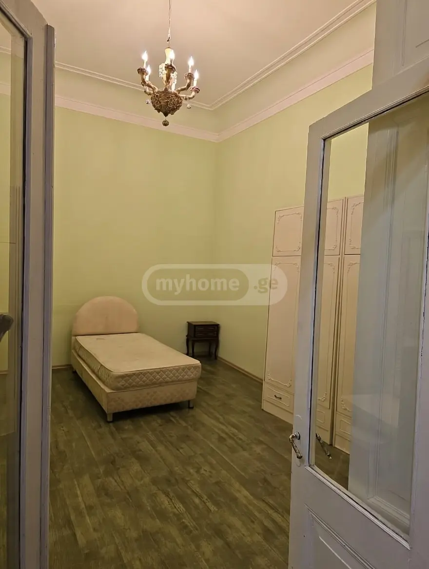  Satılık 4   Daire in Mtatsminda dist. (Old Tbilisi)  in Mtkvari st. 