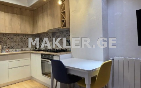  Продается 2 комнатная  Квартира в Ваке  На Ул. Паата Датуашвили 