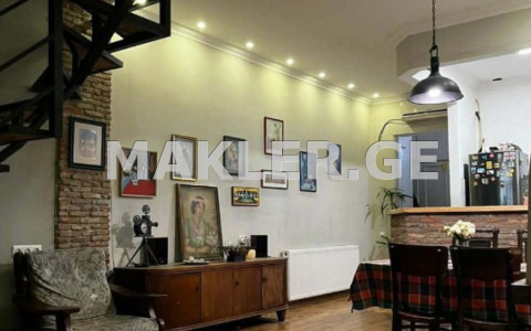  למכירה 5 חֶדֶר  דִירָה in Mtatsminda dist. (Old Tbilisi)  in Mtkvari st. 