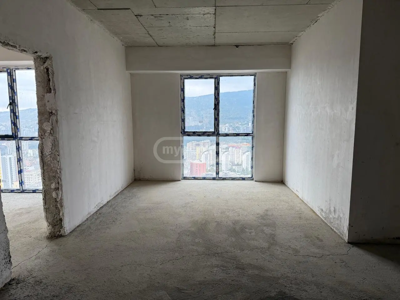  For Sale 5 room  Apartment in Vake dist.  Paata Datuashvili St. 