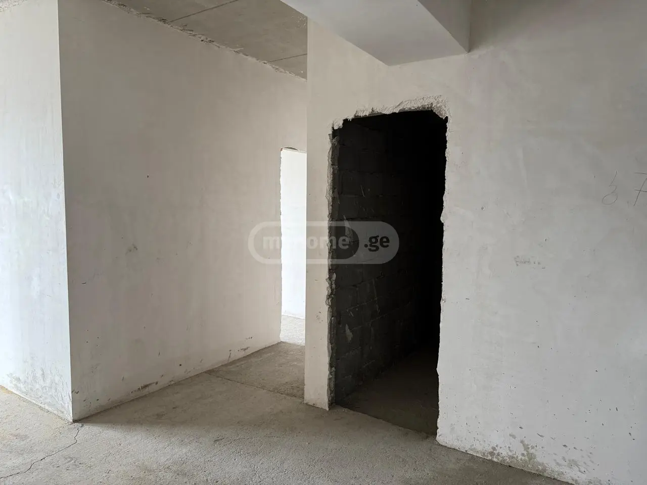  For Sale 5 room  Apartment in Vake dist.  Paata Datuashvili St. 