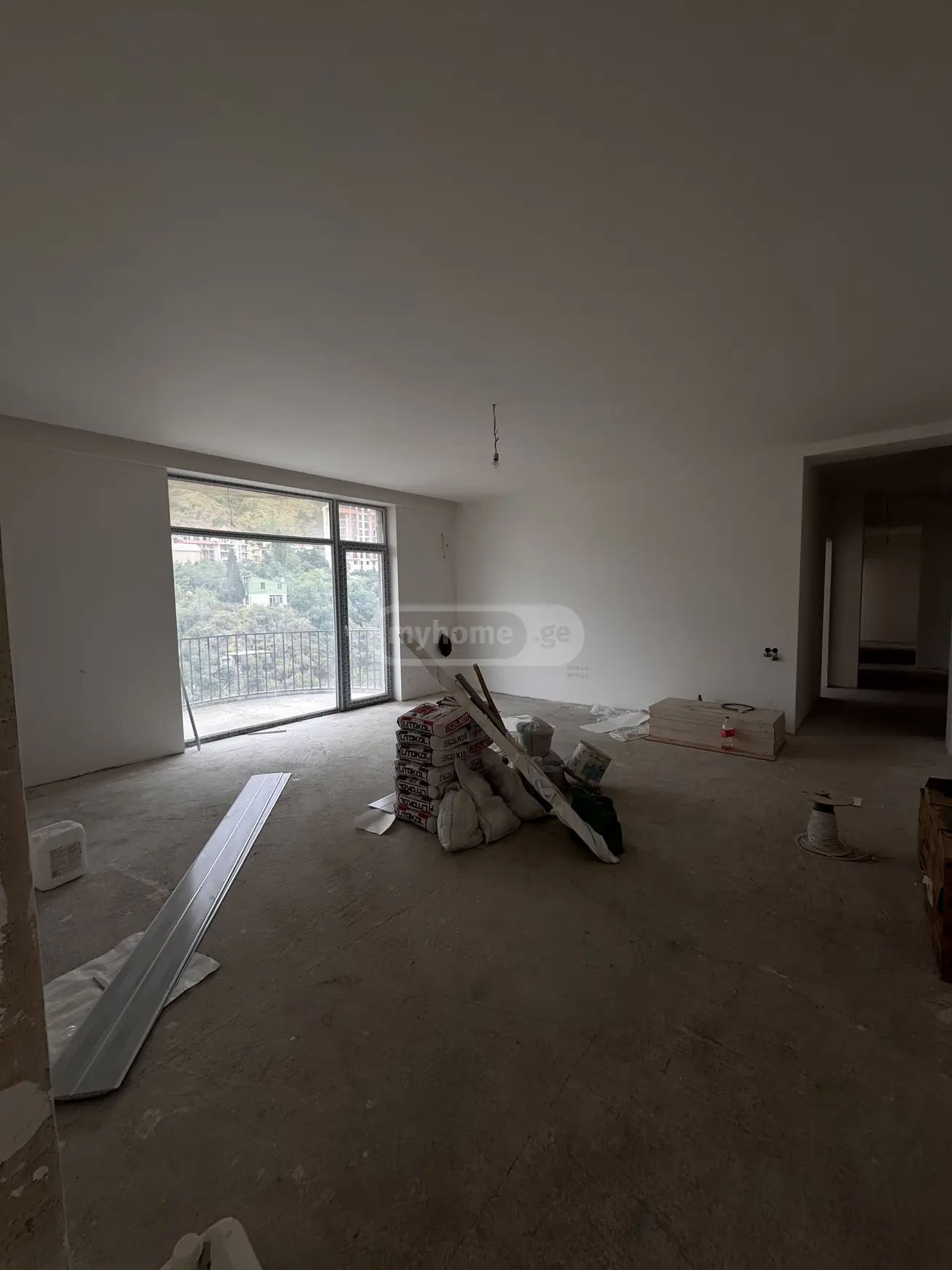  Продается 5 комнатная  Квартира в Ваке  на ул. Н. Джвания 