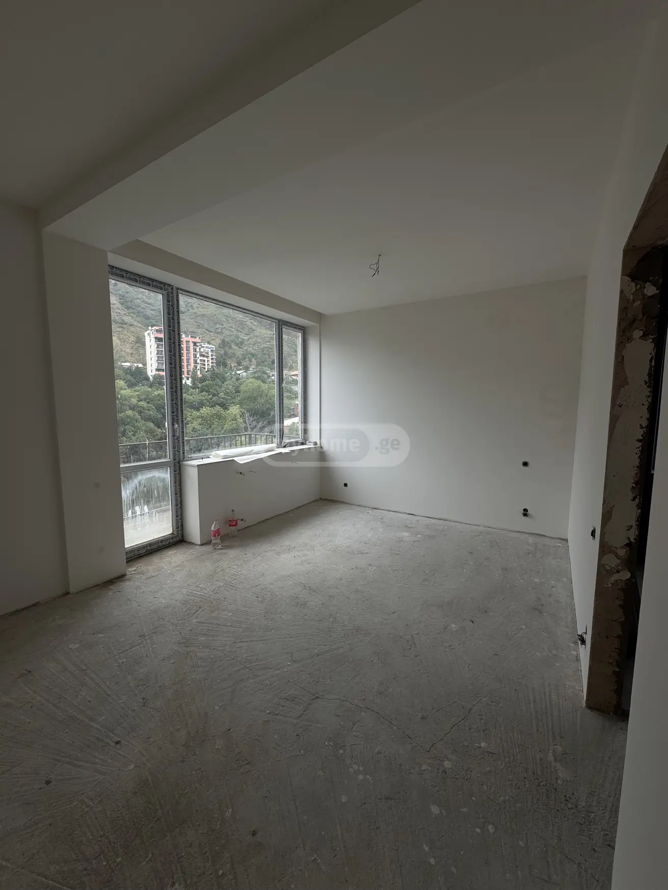  Продается 5 комнатная  Квартира в Ваке  на ул. Н. Джвания 