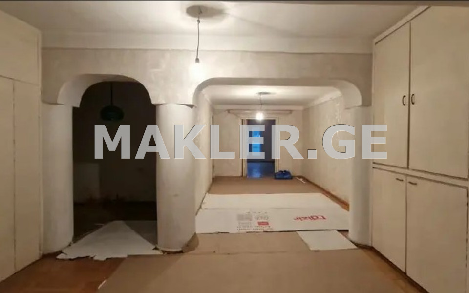  იყიდება 3 ოთახიანი  ბინა საბურთალოზე  ვაჟა-ფშაველას გამზირზე 