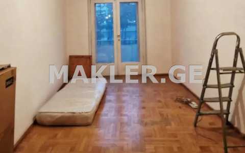  იყიდება 3 ოთახიანი  ბინა საბურთალოზე  ვაჟა-ფშაველას გამზირზე 