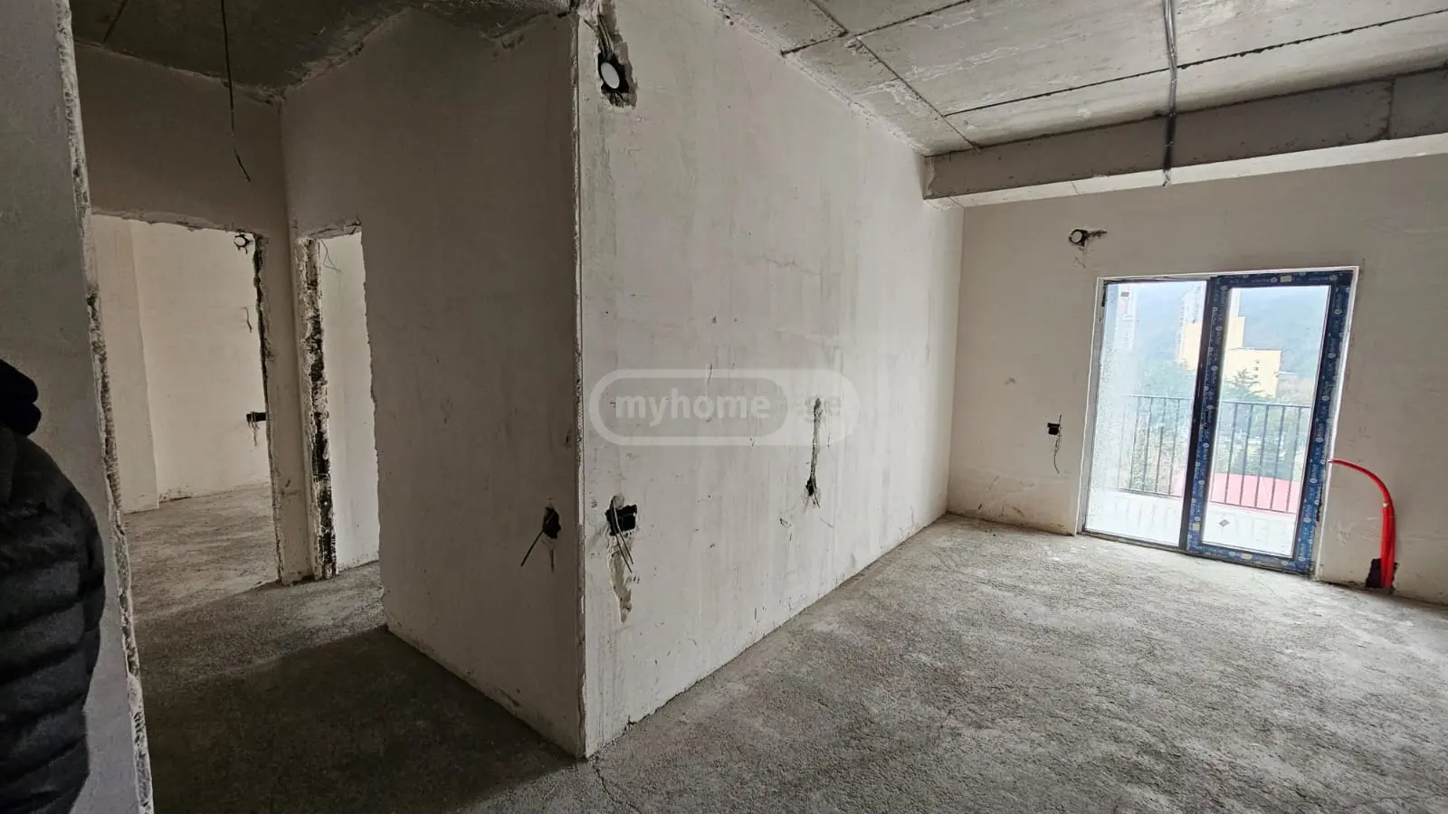  Продается 3 комнатная  Квартира в Сабуртало  на ул. Еули 