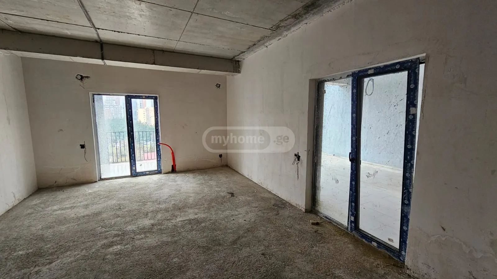  Продается 3 комнатная  Квартира в Сабуртало  на ул. Еули 