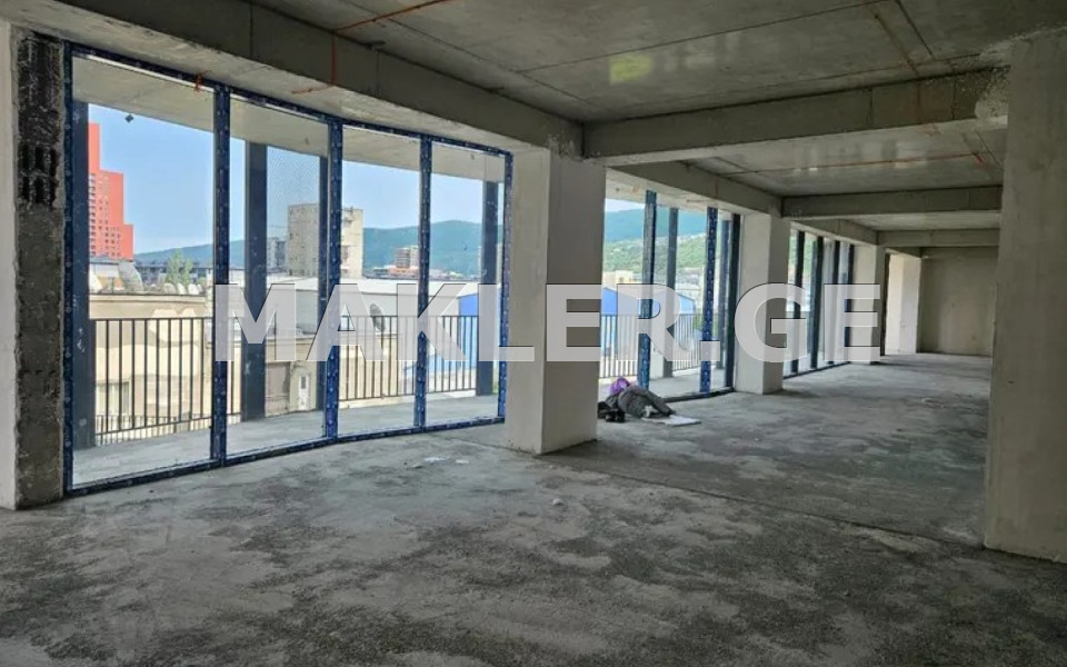  იყიდება 197 m² ფართობის ოფისი საბურთალოზე  ეულის ქუჩაზე 