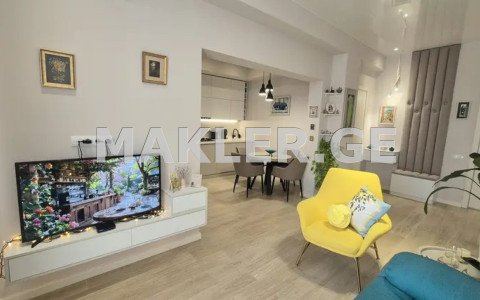  იყიდება 2 ოთახიანი  ბინა საბურთალოზე  საირმის ქუჩაზე 