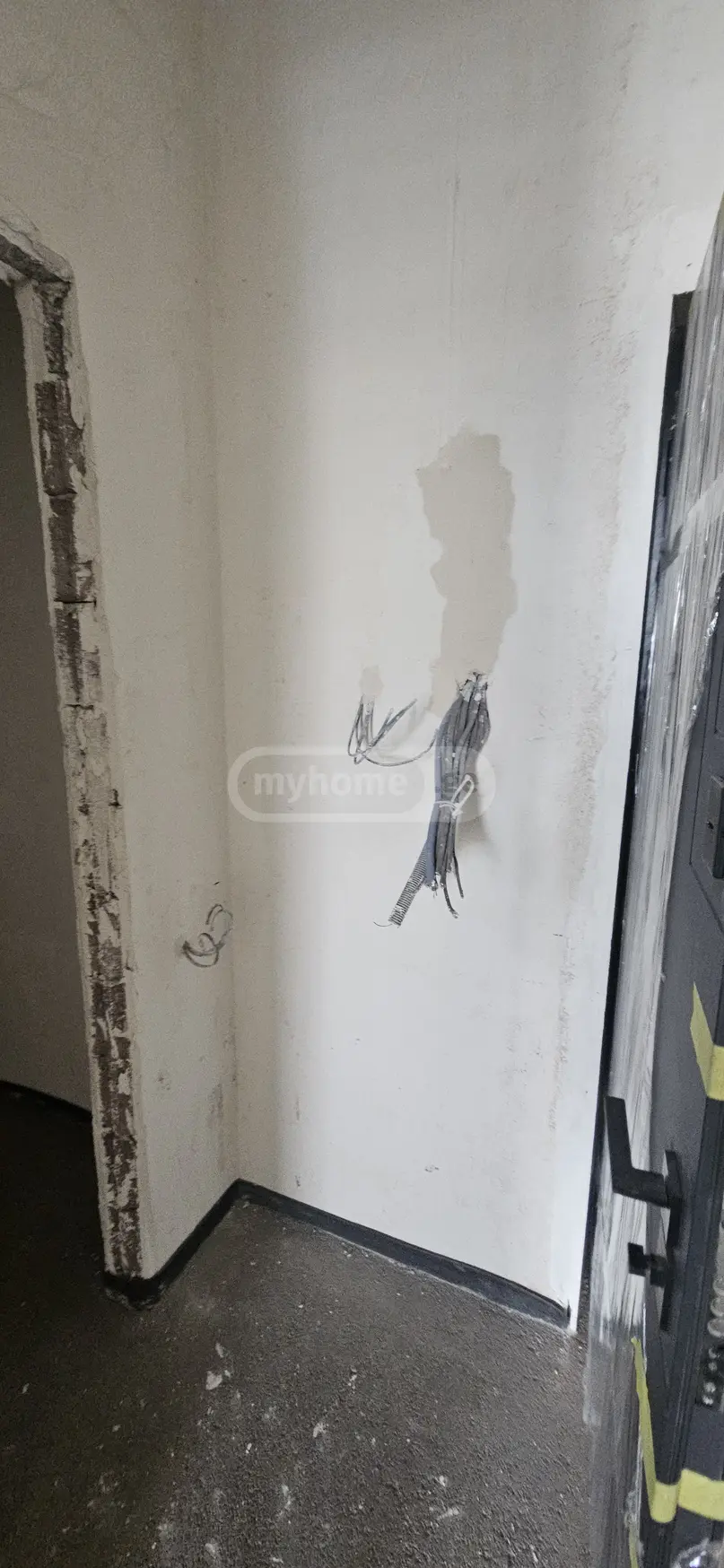  Продается 3 комнатная  Квартира в Сабуртало  на ул. Ана Политковская 