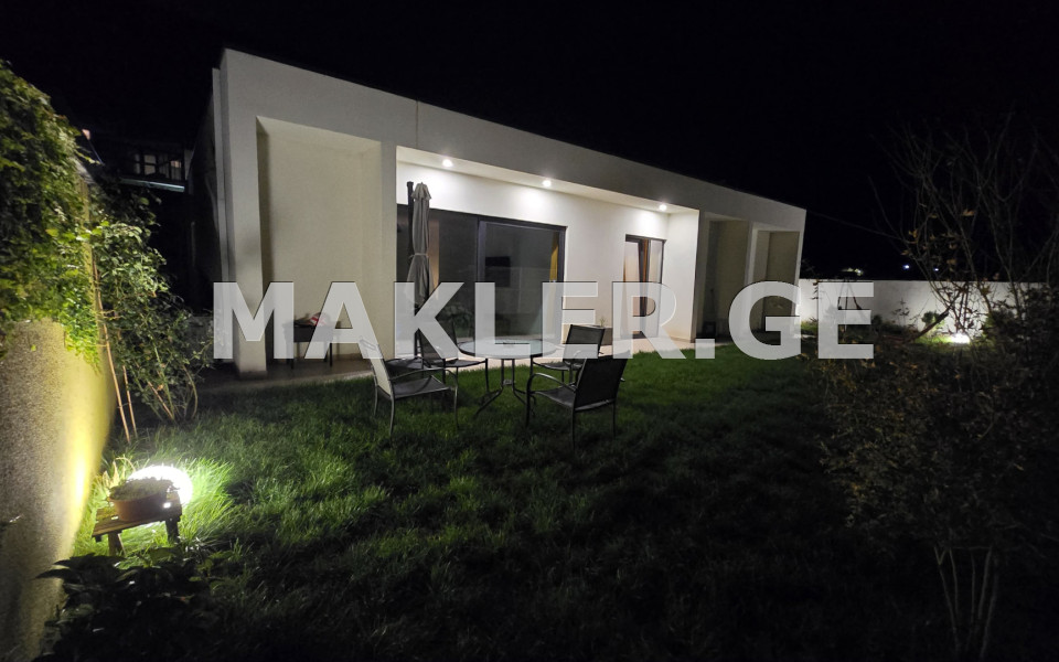  ქირავდება 180 m² ფართობის საკუთარი სახლი ლისის ტბაზე