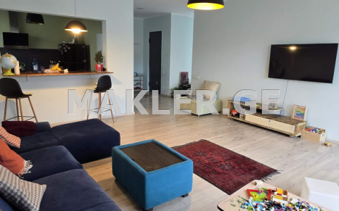  ქირავდება 180 m² ფართობის საკუთარი სახლი ლისის ტბაზე
