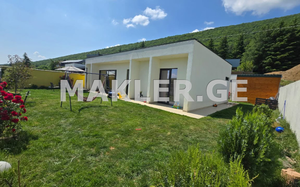  ქირავდება 180 m² ფართობის საკუთარი სახლი ლისის ტბაზე