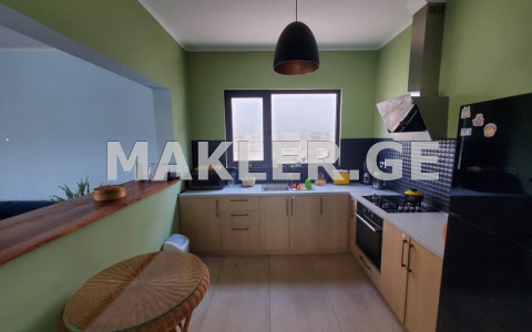  ქირავდება 180 m² ფართობის საკუთარი სახლი ლისის ტბაზე